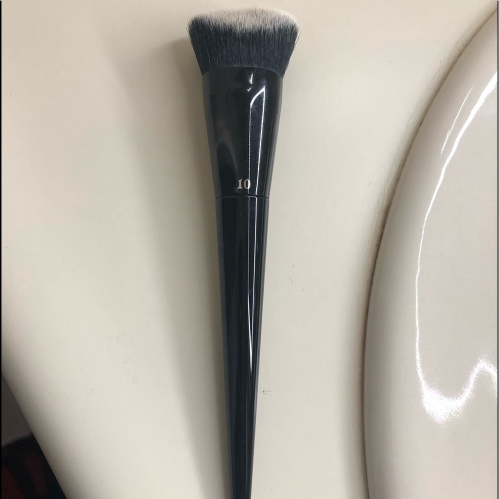 Foundation brush